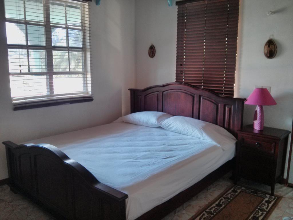 Mainroad Suite Calibishie Luaran gambar